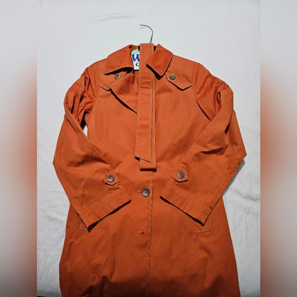 Trench - Picture 1 of 1